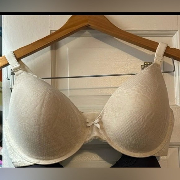 Maidenform NWOT Underwire, back smoothing style 38D Nude - Picture 1 of 5